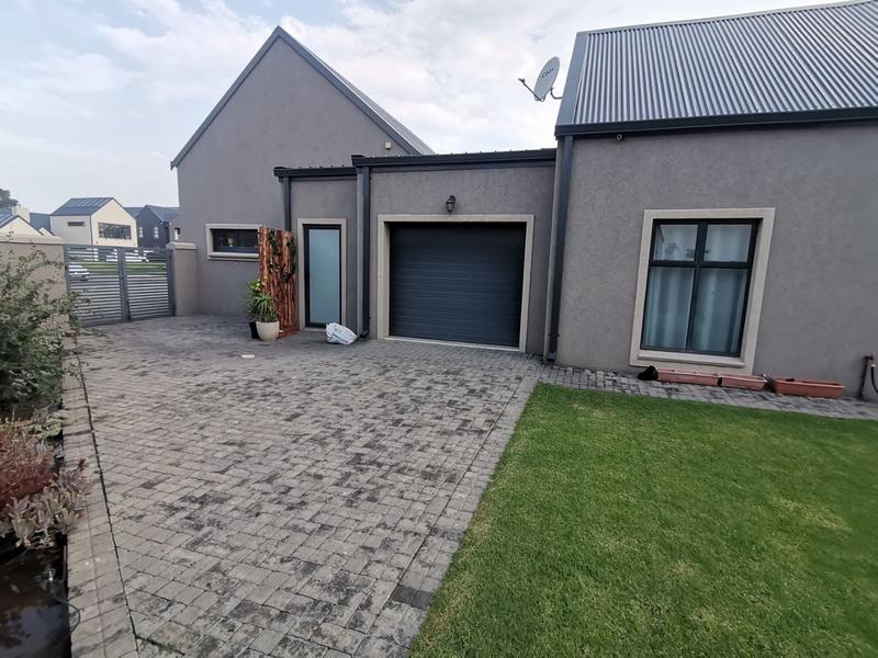 4 Bedroom Property for Sale in Heron Banks Golf Estate Free State